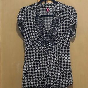 SHEIN Black and White Geometric Blouse